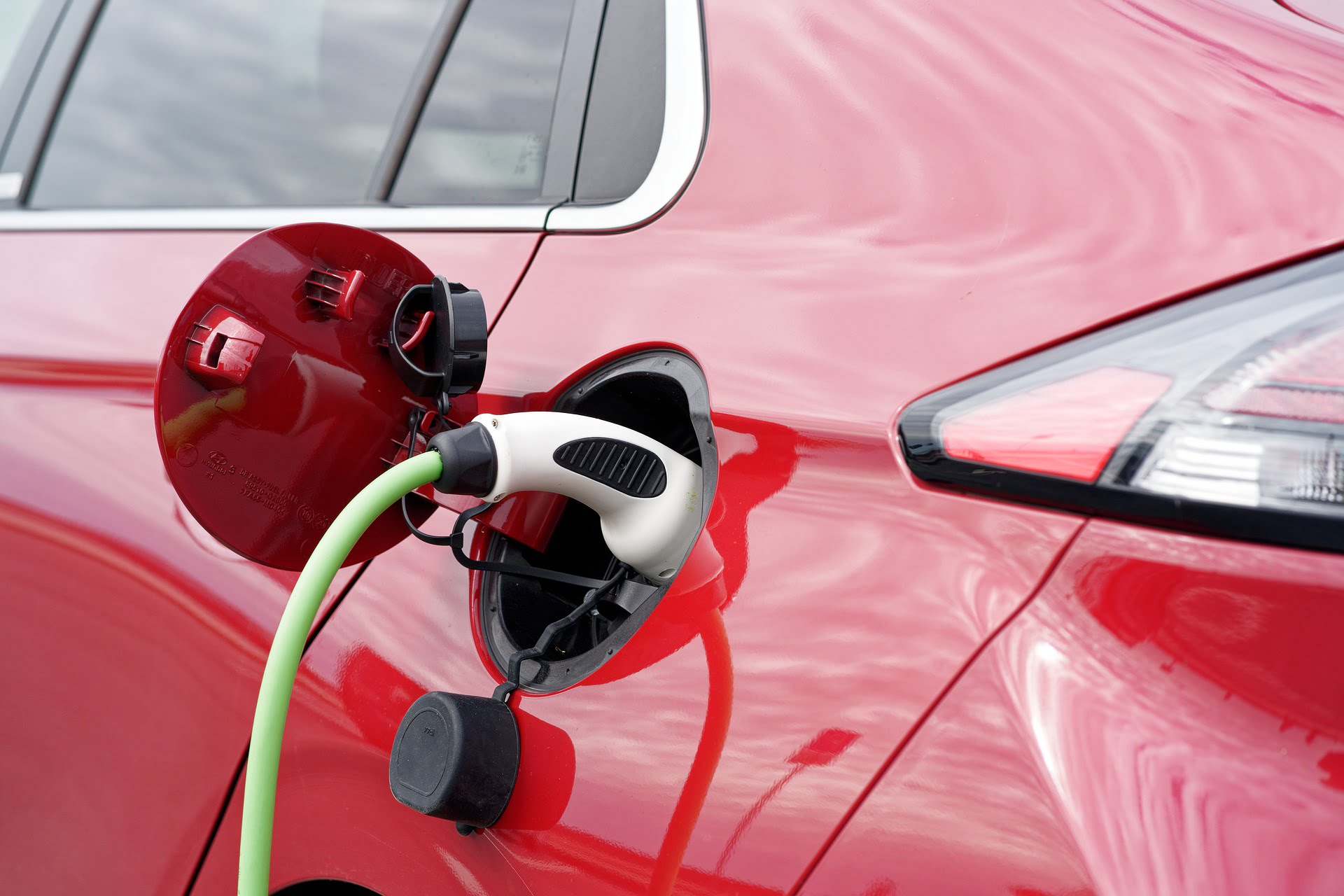 99 Of Working Electricians Believe There Are Major Risks With EV 99 Of Working Electricians Believe There Are Major Risks With EV